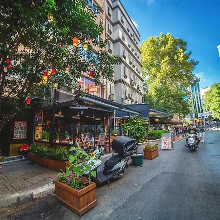 Peaceful And Perfectly Located In Cihangir Istanbul