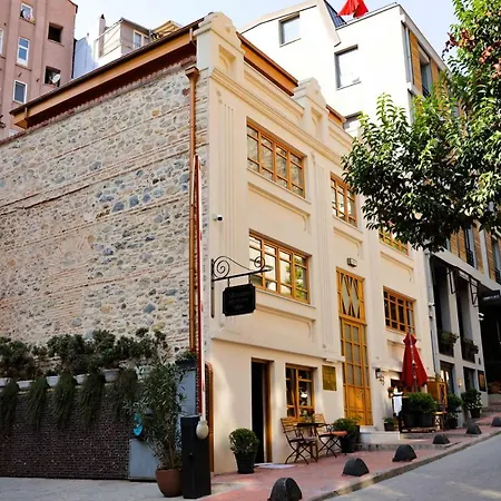 Apartment Peaceful And Perfectly Located In Cihangir