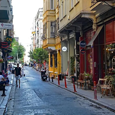 Peaceful And Perfectly Located In Cihangir