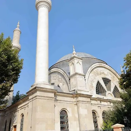 Peaceful And Perfectly Located In Cihangir Apartment *